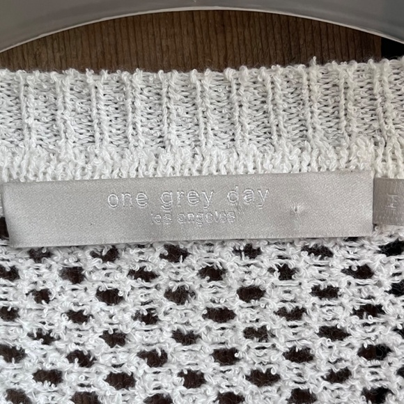 One Grey Day Los Angeles Revolve Crochet Off White Lace Poncho Vest Sweater - Picture 3 of 11